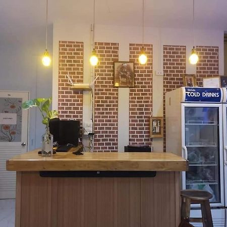 Sun House Bkk Hotel Bangkok Buitenkant foto